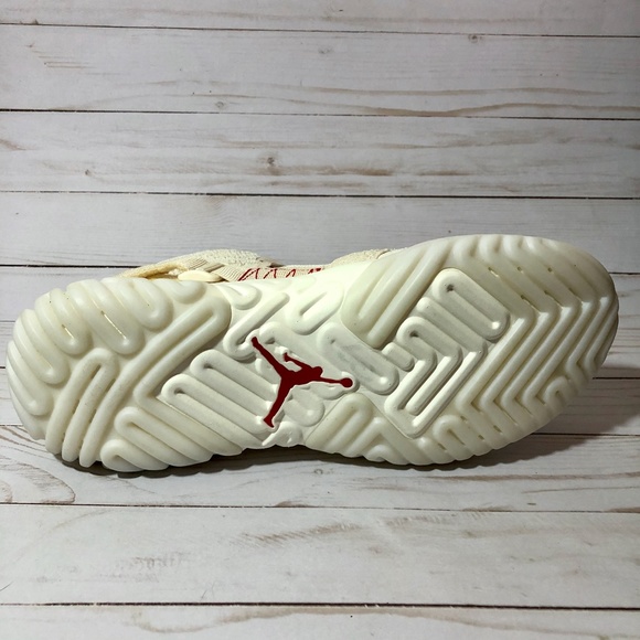 Jordan Apex React 'Light Cream' NWOT Size 9.5 - Picture 3 of 12